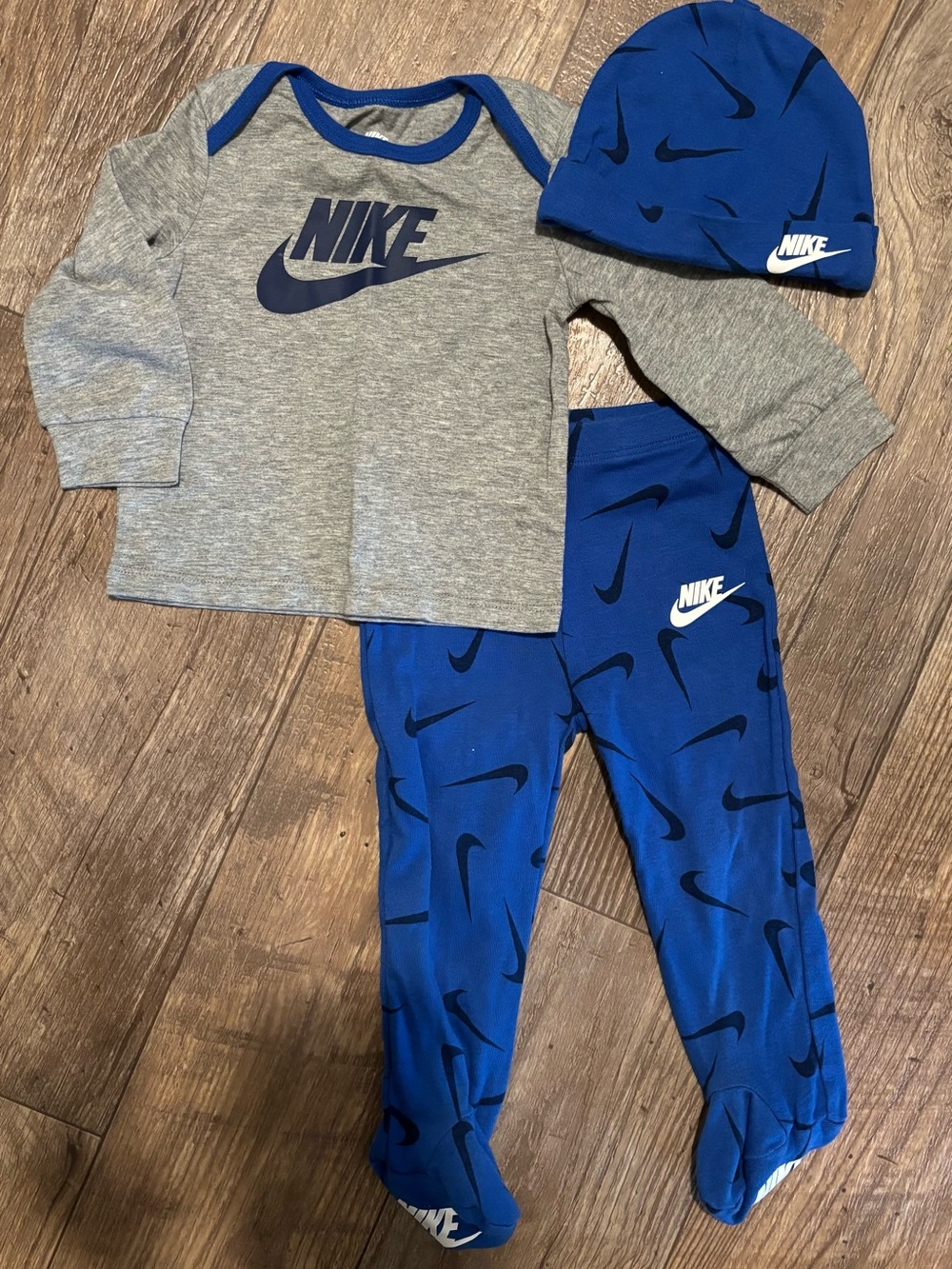 Nike Baby 3-Piece Set - Gray & Royal Blue 9M